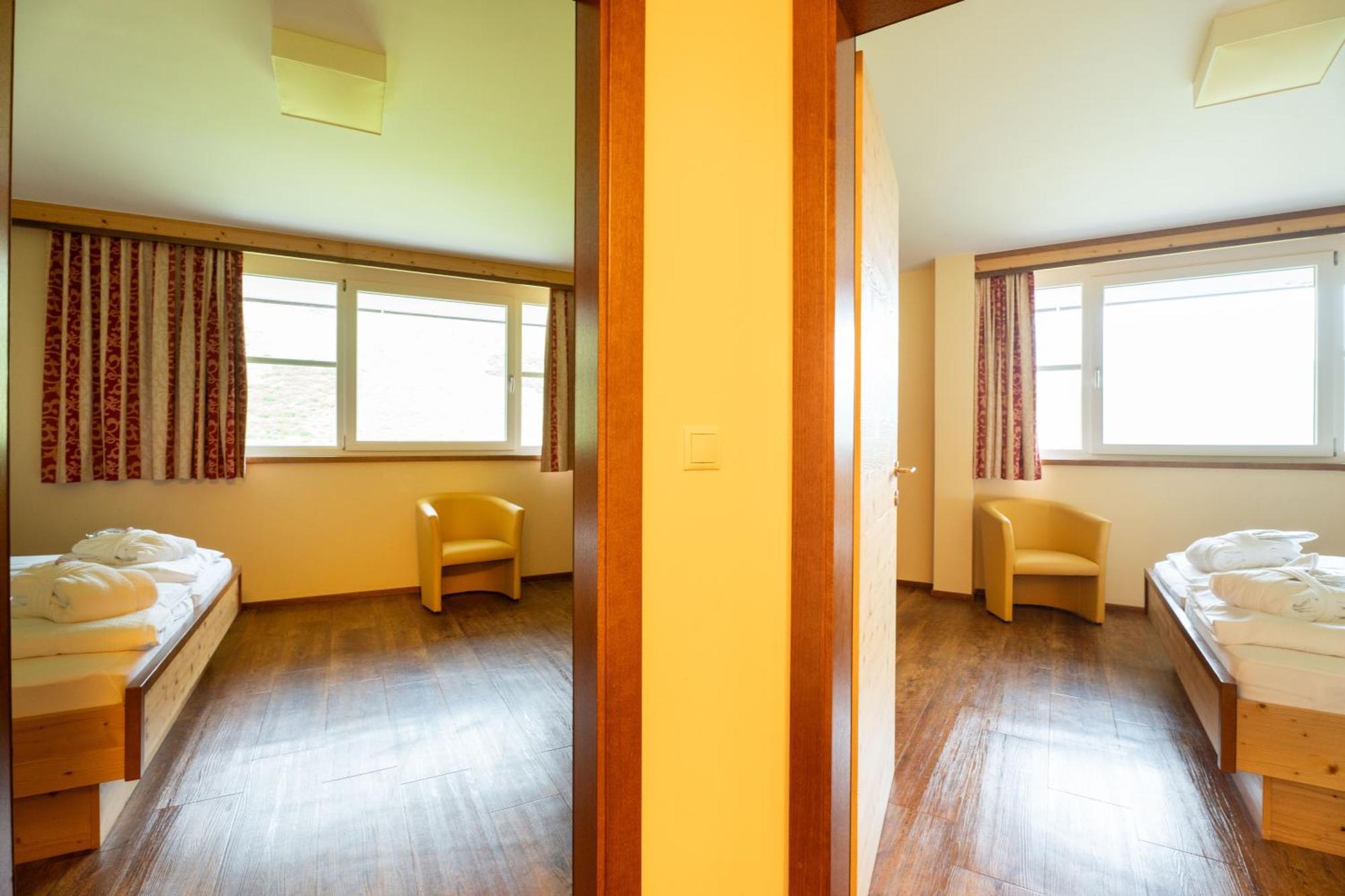Familiekamer met Uitzicht op de Bergen
